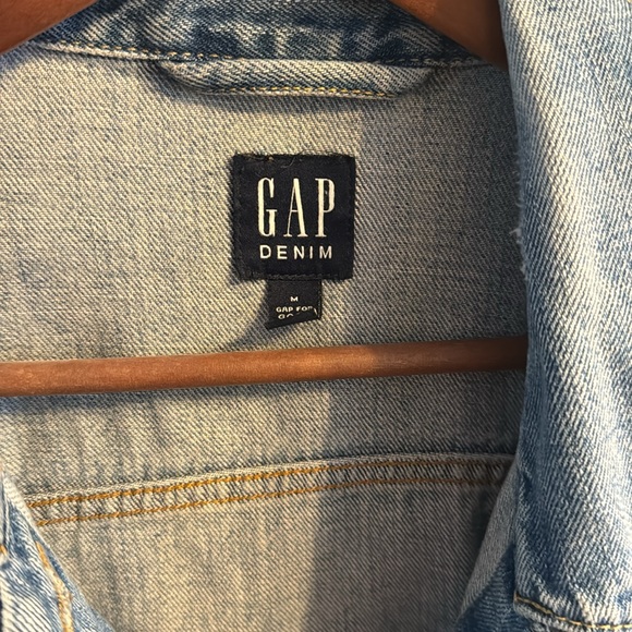 Gap Oversized Destructed Denim Jacket - Picture 3 of 5